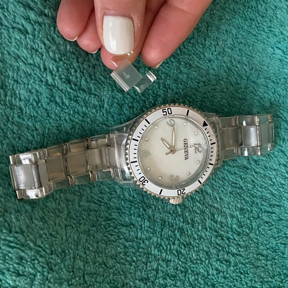 Clear watch - Picture 4 of 4